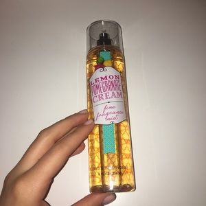 bath and body works fragrance mist 8 oz.